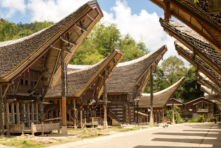 traditional homes in Indonesia